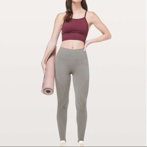 Lululemon Reveal Tight *Mindful Motion Carbon Dust Sz4 **LIKE NEW!**